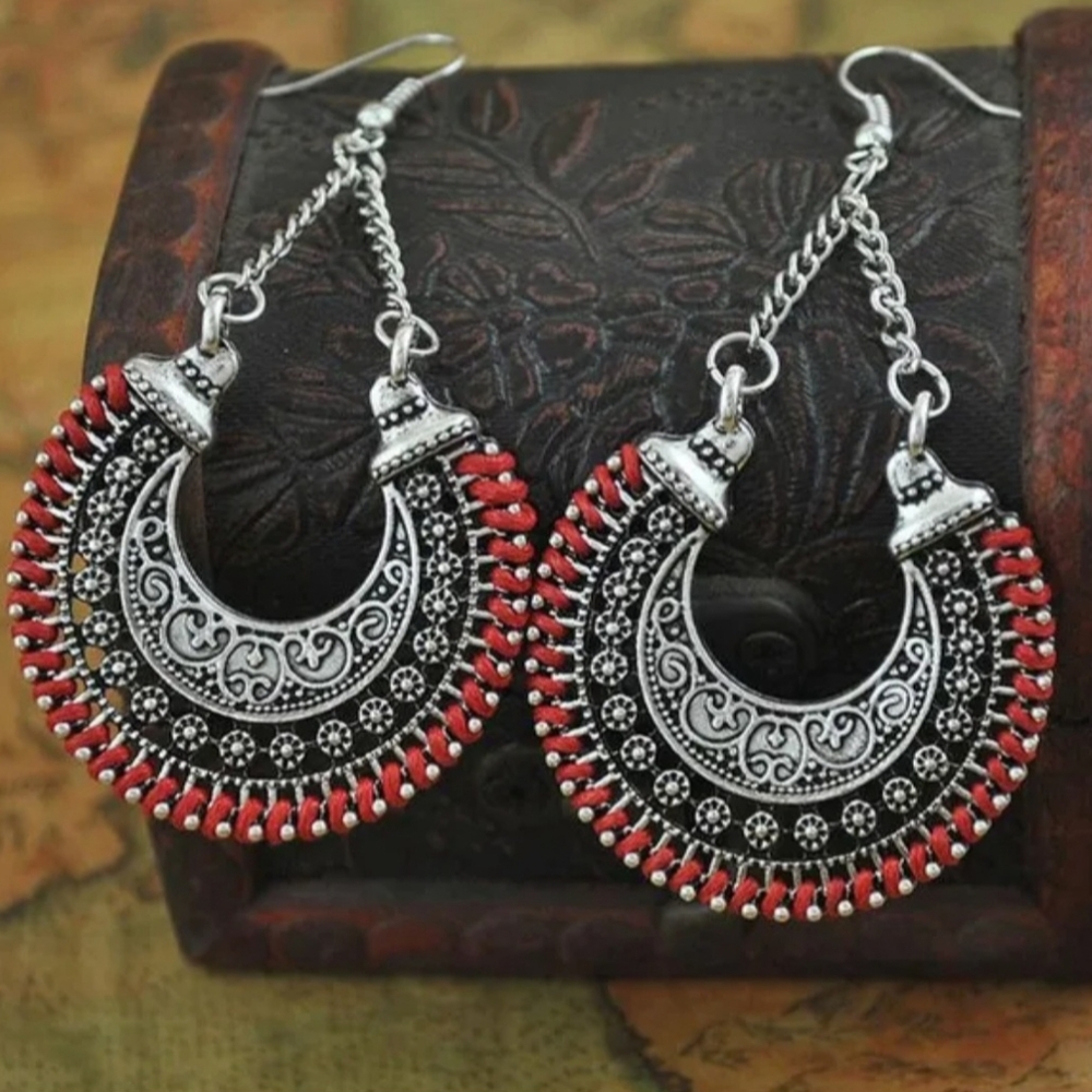 NWT Beautiful Boho Silver & Red Dangling Earrings!!